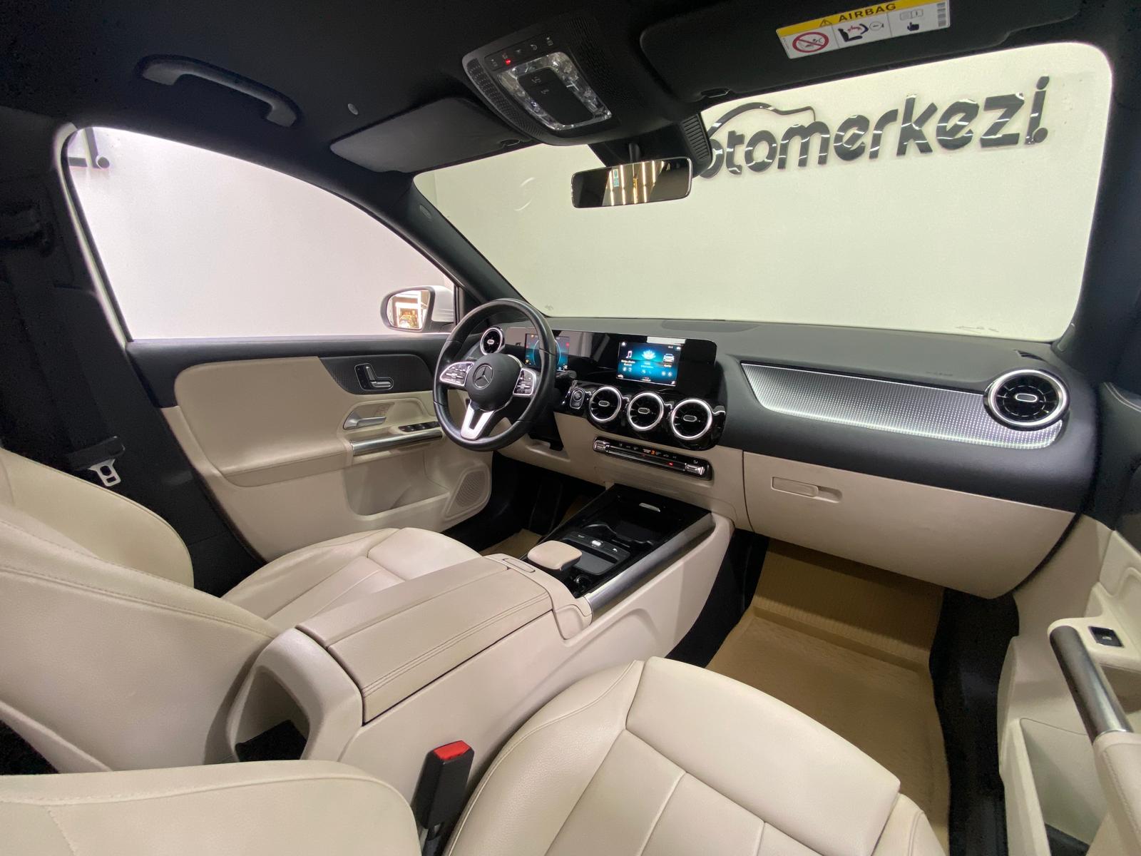 MERCEDES GLA 28